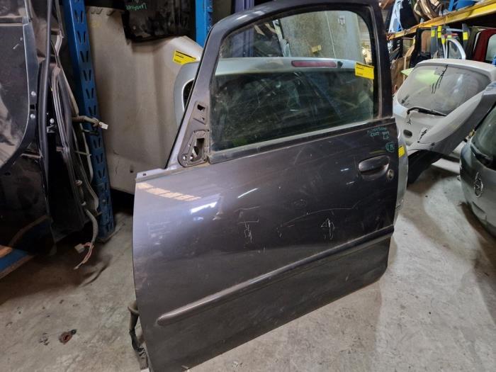 Portier 4Deurs links-voor van een Mitsubishi Colt (U63), Gebruikt, -, Deur, -