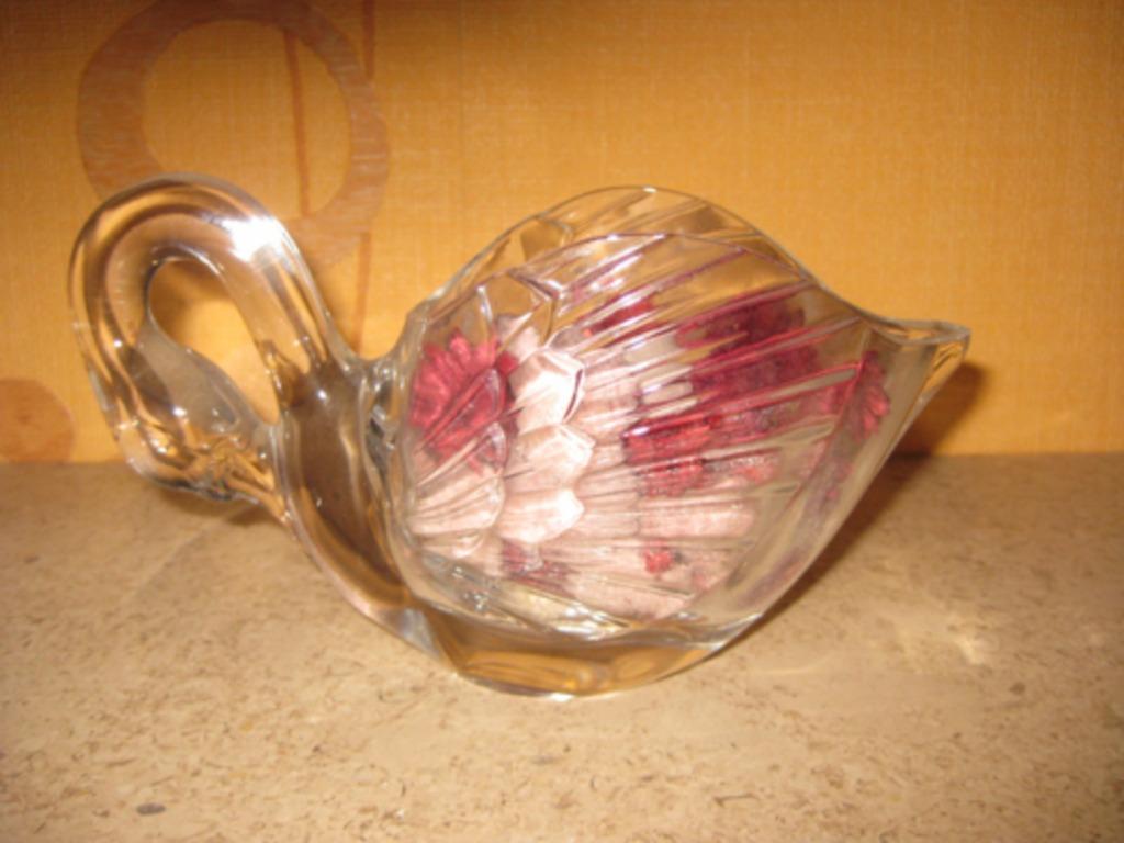 Schaal in de vorm van zwaan lengte 17 cm hoogte 11 cm, Antiek en Kunst, Ophalen of Verzenden