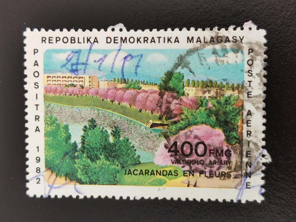 Madagascar 1982 - Jacaranda bomen in bloei, flora, Postzegels en Munten, Postzegels | Afrika, Ophalen of Verzenden, Overige landen