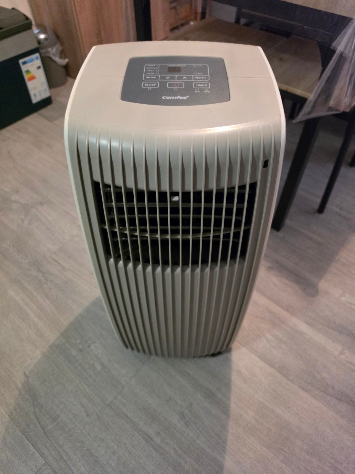 Climatiseur mobile Comfee en très bonne état, Electroménager, 60 à 100 m³, Refroidissement et Déshumidification, Enlèvement, Minuterie