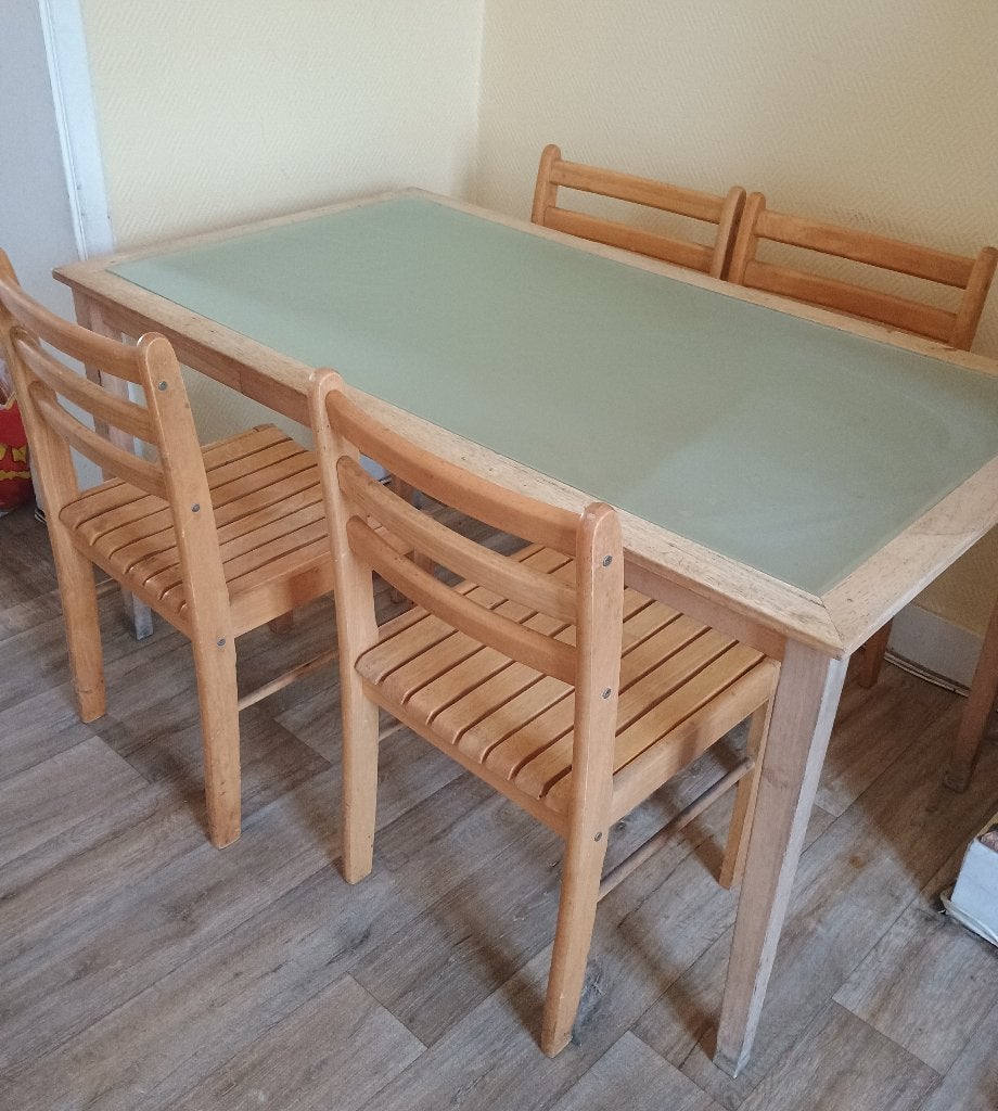 Eettafel en 4 stoelen, Huis en Inrichting, Ophalen, Gebruikt, 100 tot 150 cm, 50 tot 100 cm