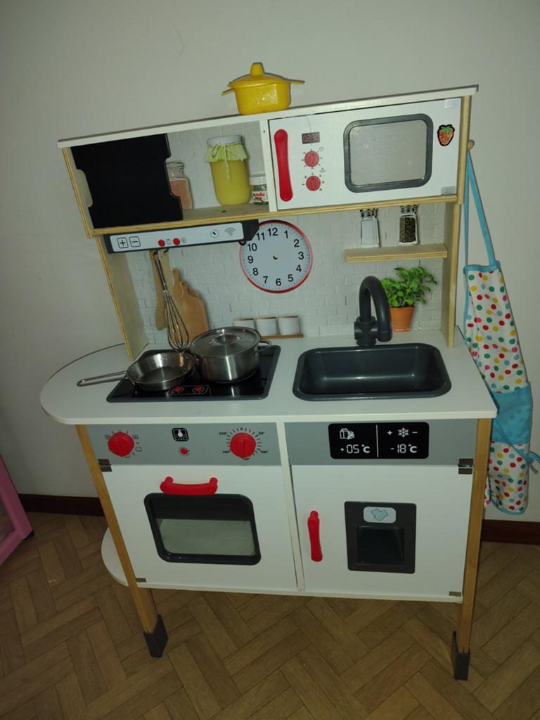 Kinder keuken kan hoger of lager gezet worden., Ophalen