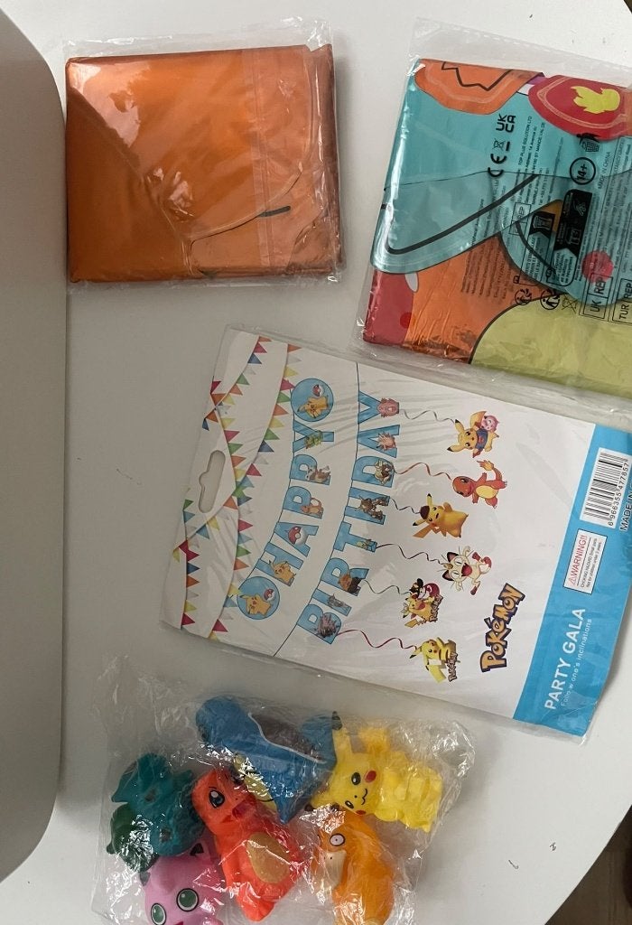 Lot décoration anniversaire Pokémon - jamais déballé (NEUF), Enlèvement ou Envoi, Neuf