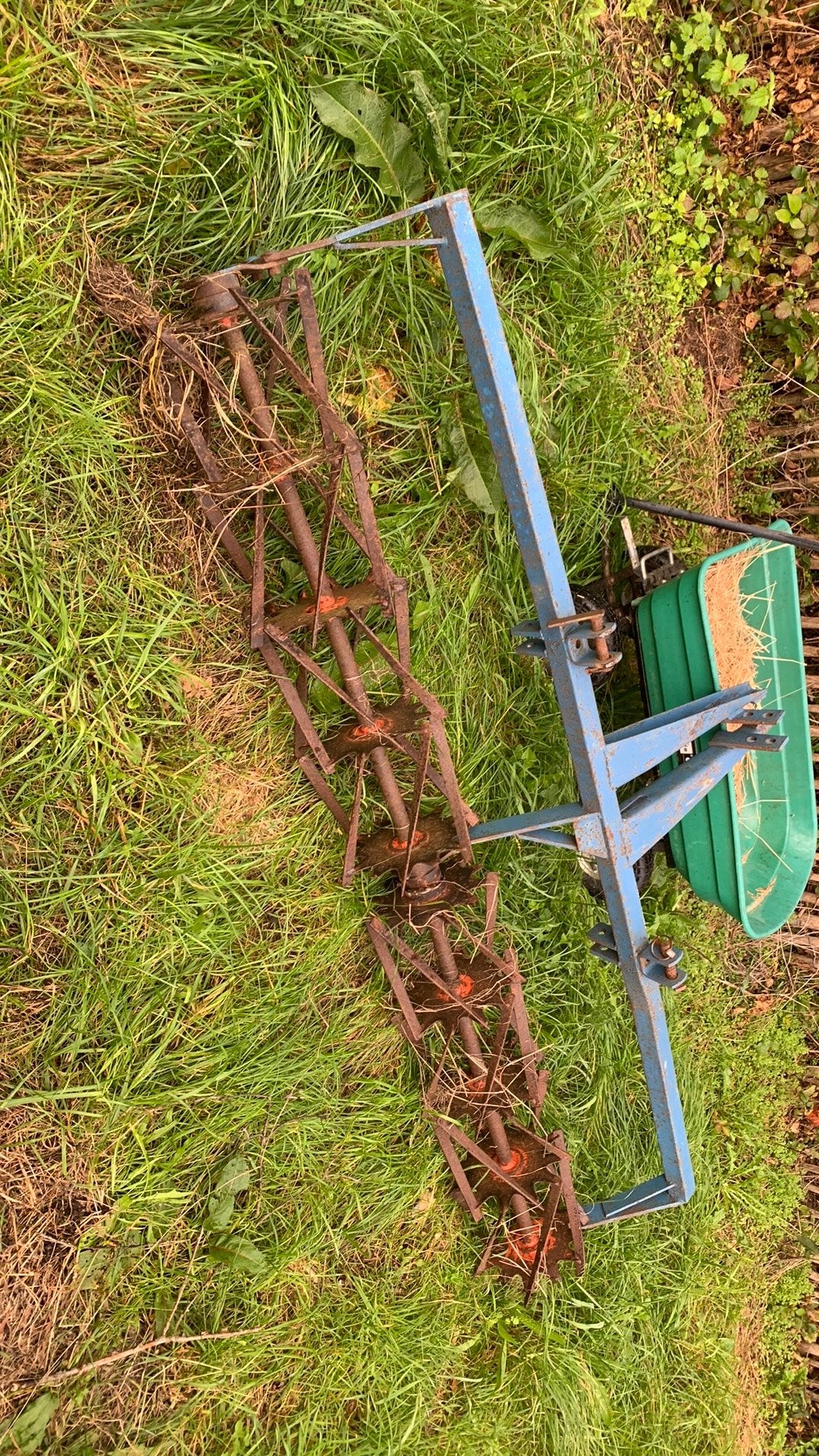 Rol om grond gelijk te trekken, Dieren en Toebehoren