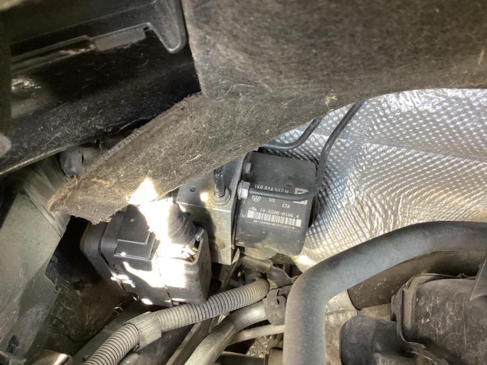 Pompe ABS d'un Volkswagen Golf, Volkswagen, -, 3 mois de garantie, Utilisé