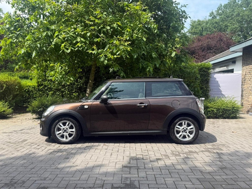 Mini Cooper One — 90 108 km — Toit panoramique, Euro 5, Achat, Entreprise, Boîte manuelle