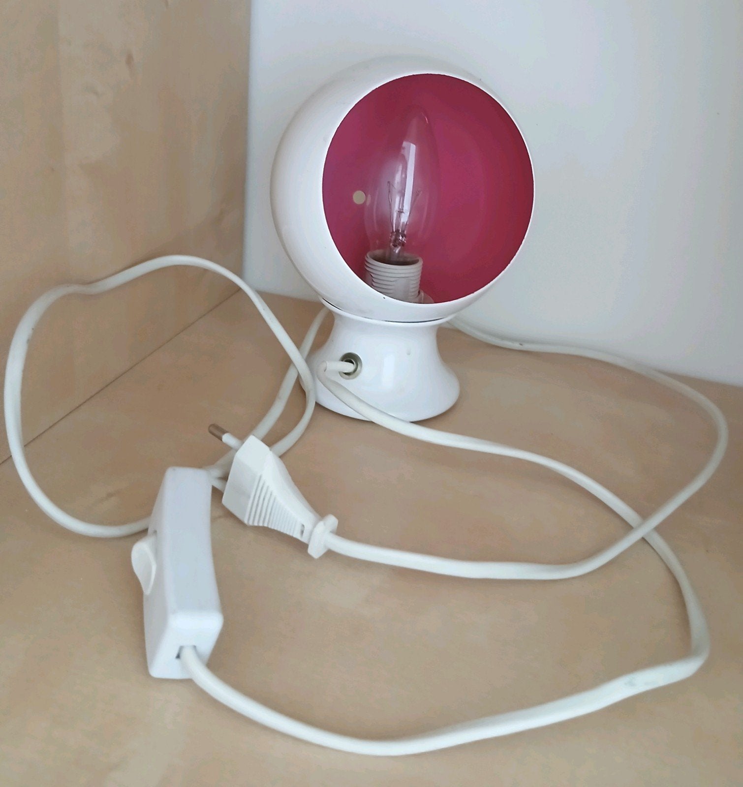 Roze metalen bolvormige verstelbare lamp met ronde bol, Ophalen, Roze, Metaal