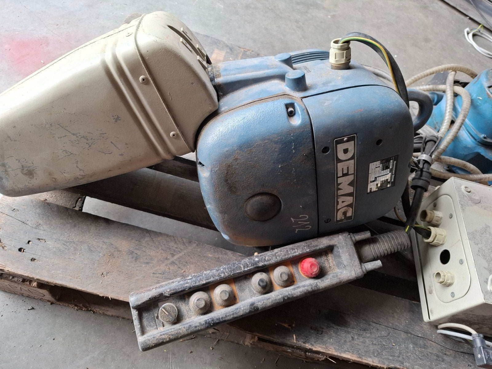 Palan DEMAG 1T et rail de translation KBK, Doe-het-zelf en Bouw, Ophalen