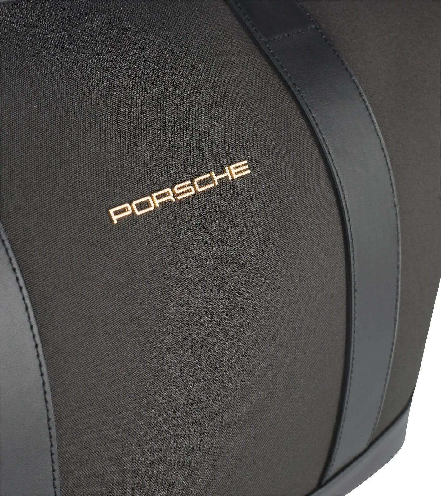 Moderne reistas van Porsche met ruim hoofdvak, Ophalen, Nieuw