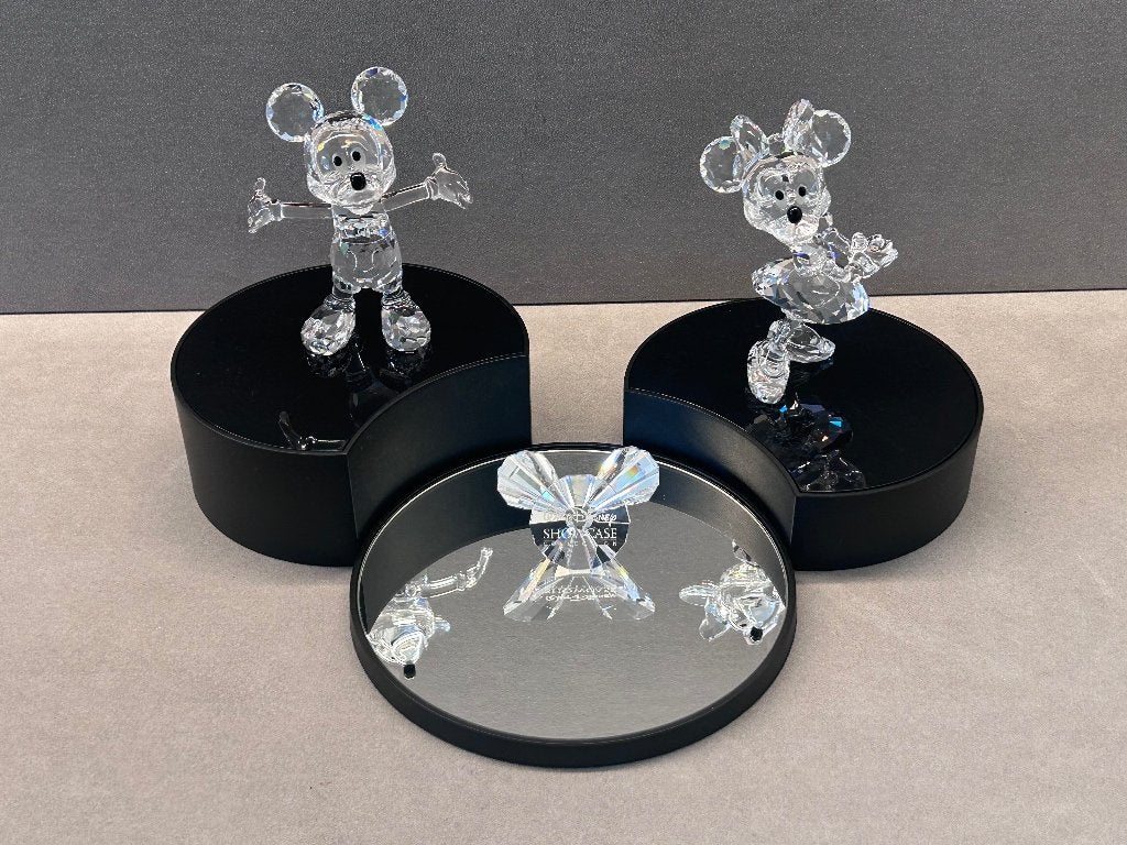 Swarovski Disney Mickey & Minnie Mouse + display + plaquette, Ophalen of Verzenden, Nieuw, Figuurtje