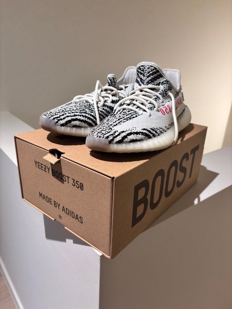 Adidas Yeezy Boost 350 V2 Zebra, Kleding | Heren, Ophalen, Zwart, Zo goed als nieuw, Adidas