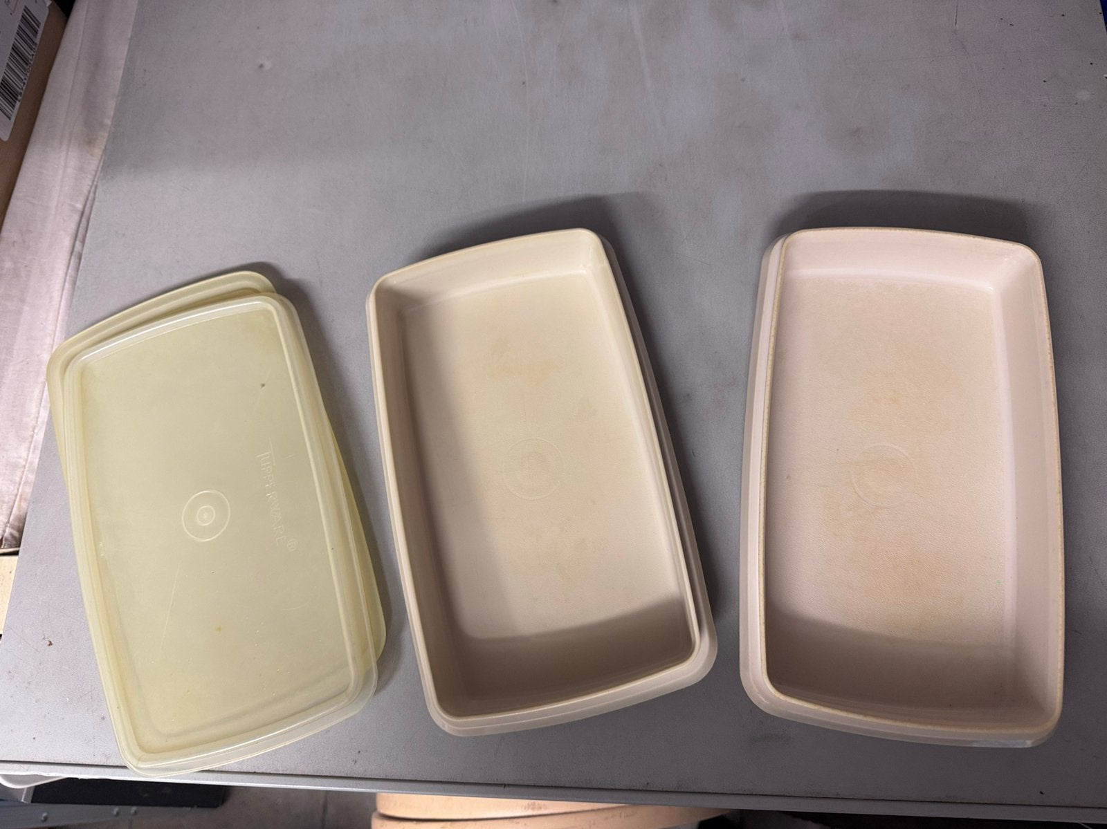 2 boîtes plates Tuperware, Maison & Meubles, Cuisine| Tupperware, Enlèvement, Comme neuf, Crème, Autres types