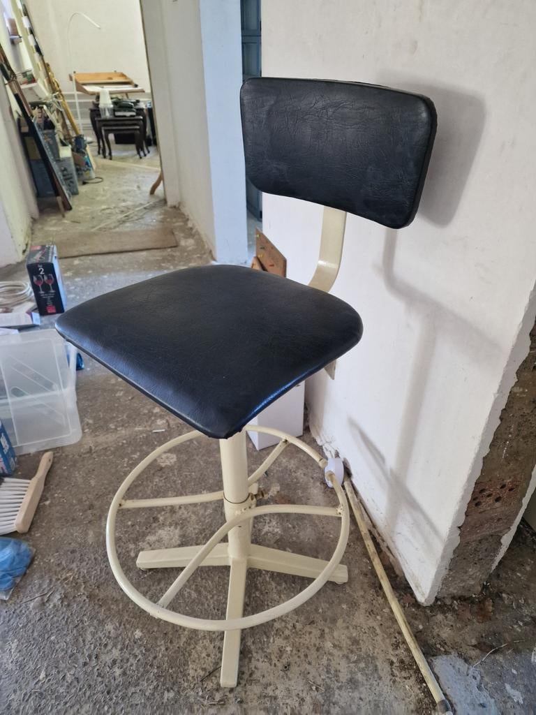 Haute chaise de bureau, idéal pour table a dessin, Maison & Meubles, Chaises de bureau, Enlèvement, Chaise de bureau