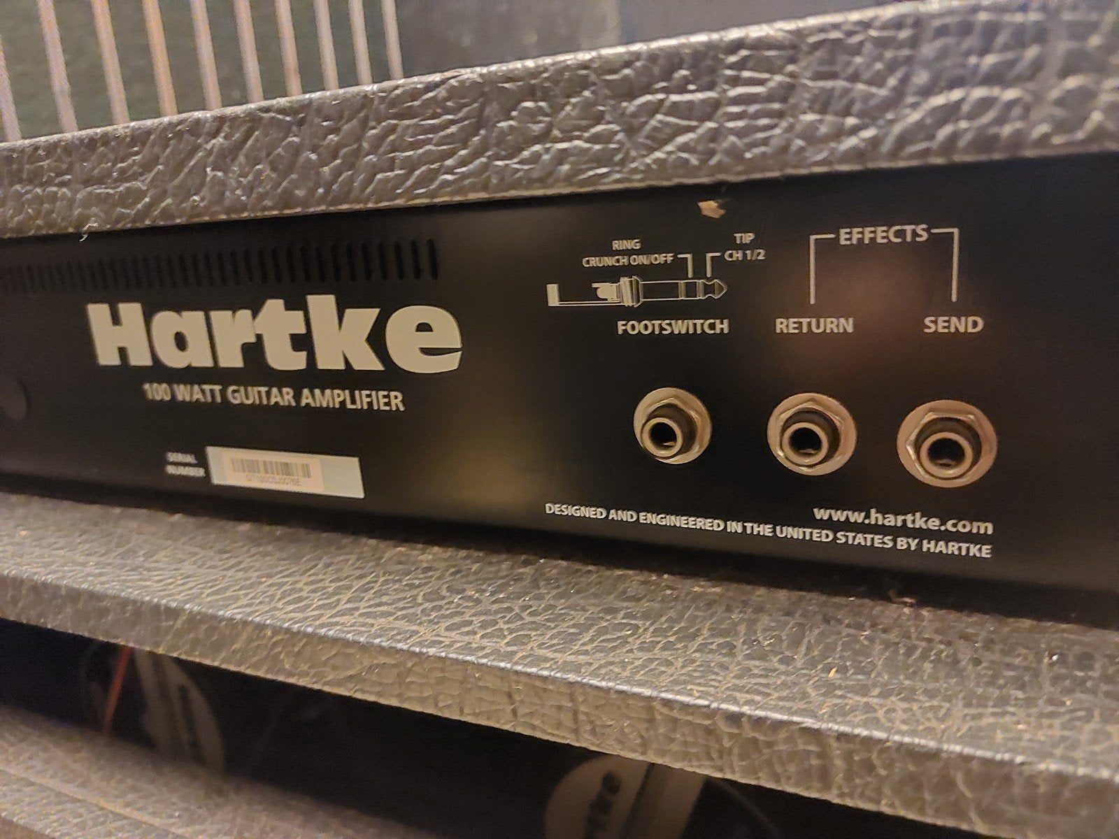 Hartke Gt 100, comme neuf.
vers polyvalents et très puissant, Enlèvement ou Envoi