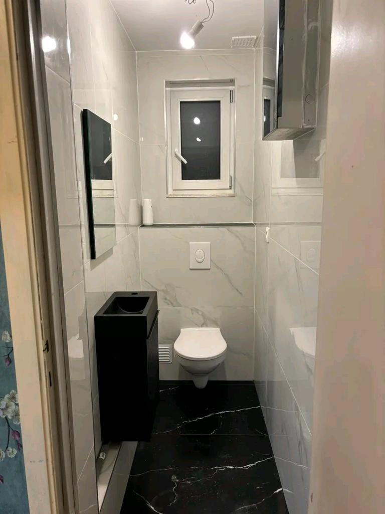 Peintre & Gyproc disponible ‍
Travaux de peinture, endui, Maison & Meubles, Salle de bain | Salle de bain complète