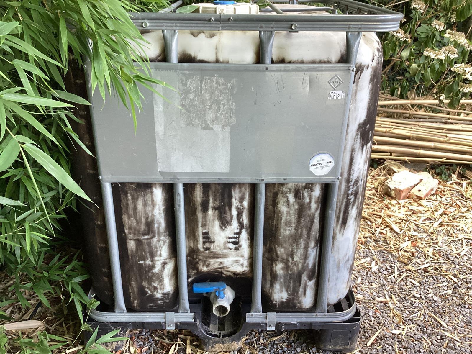 Ibc 100liter reeds zwart geverfd(tegen algen), Ophalen, Kunststof, Gebruikt, Met kraantje