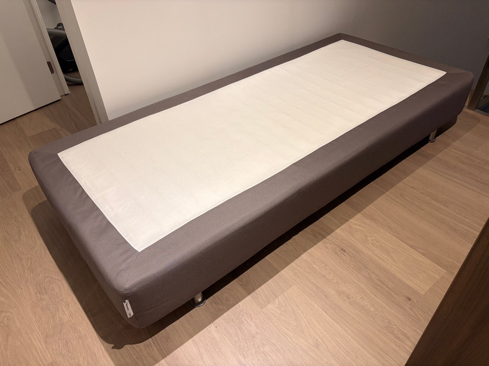 Engerdal box spring met matras, Huis en Inrichting, Slaapkamer | Boxsprings, Ophalen, 90 cm, Eenpersoons, 200 cm