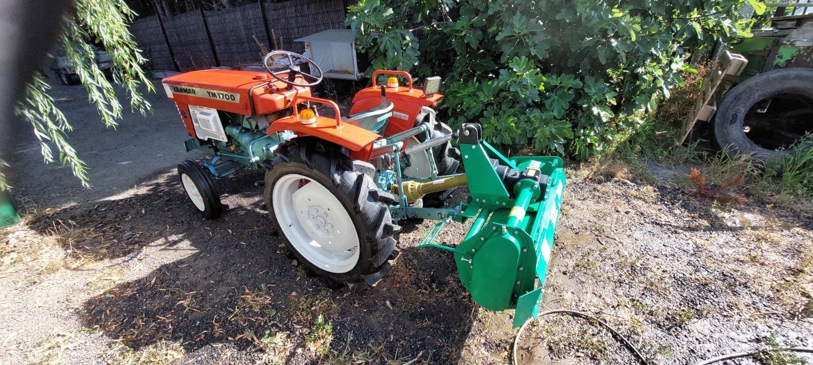 Tracteur yamar ym 1700