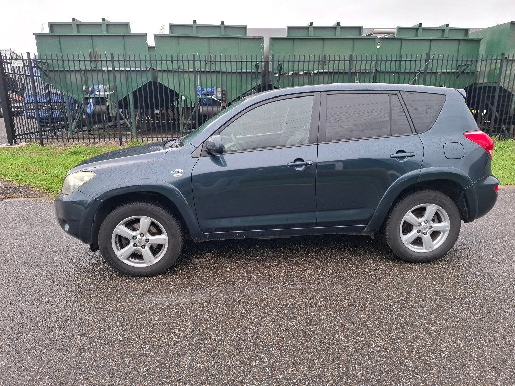 toyota rav4 2.2D CAT, Autos, Toyota, Cuir, Achat, Entreprise, 2000 kg