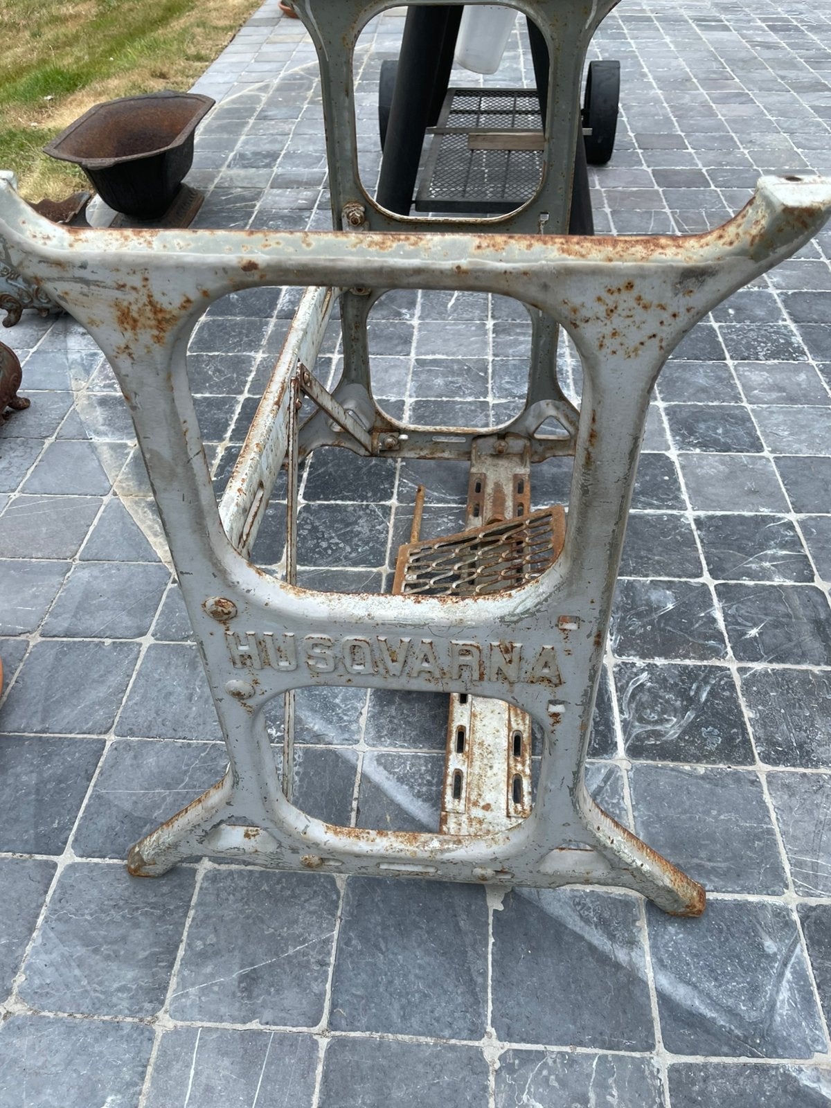Onderstel naaimachine HUSQVARNA, Hobby en Vrije tijd, Ophalen, Gebruikt, Naaimachine, Husqvarna