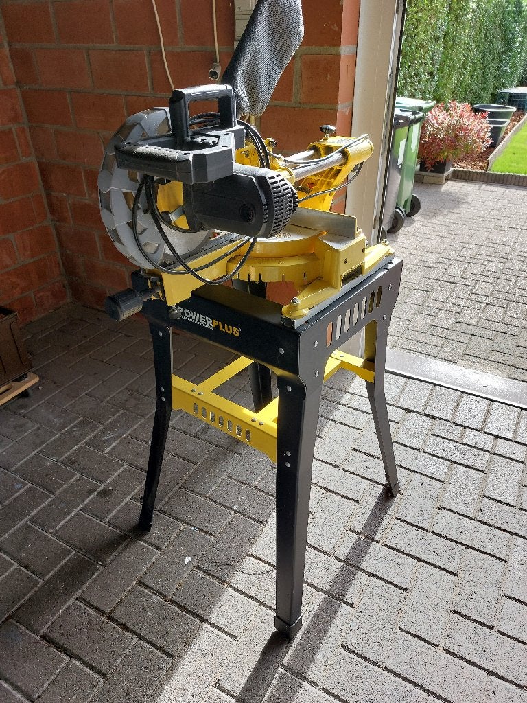 Afkort-verstekzaag Powerplus, Doe-het-zelf en Bouw, Ophalen, Gebruikt, 70 mm of meer, Powerplus