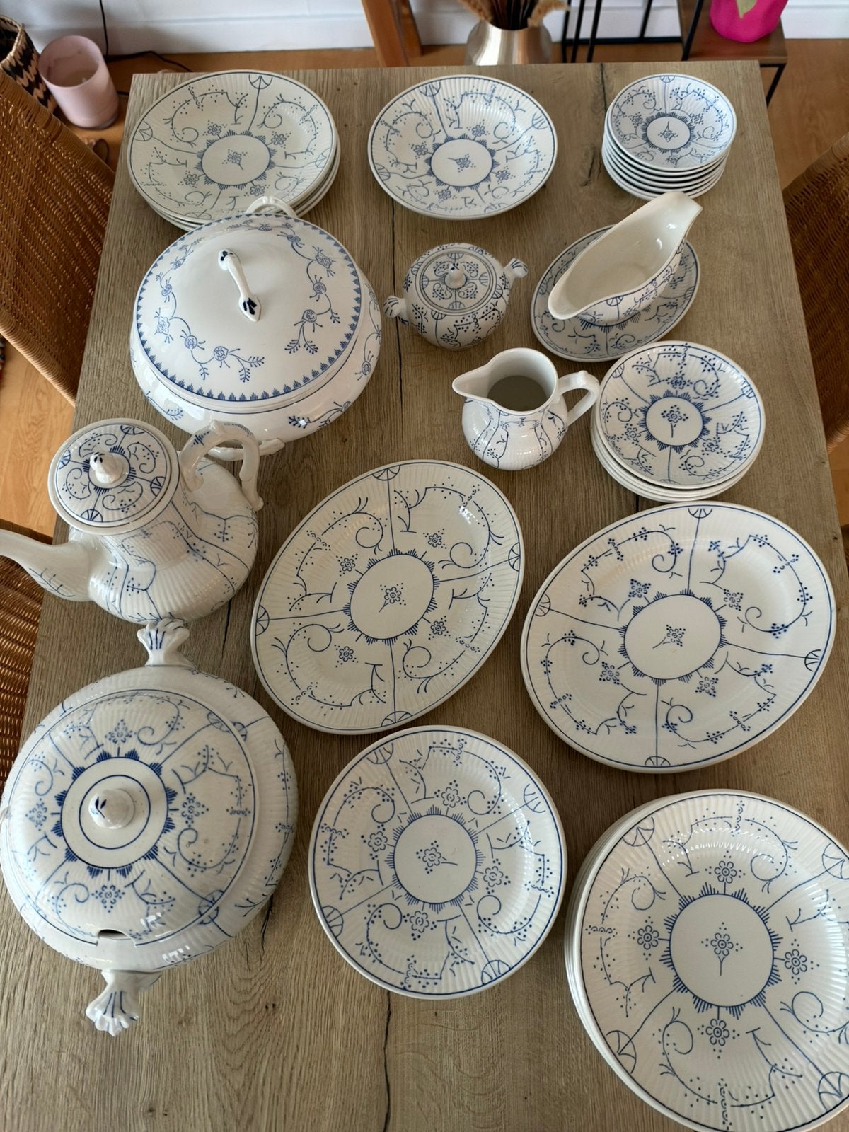 Antiek servies Boch in perfecte staat, Ophalen