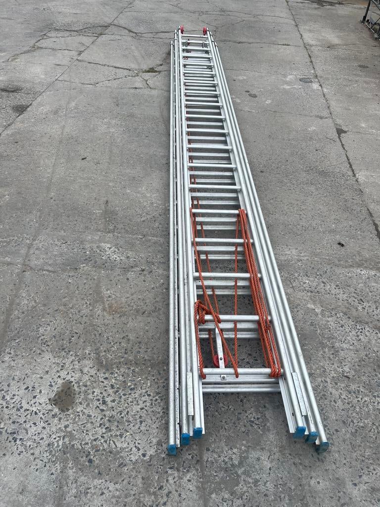 3-delige aluminium schuifladder met touwsysteem, Doe-het-zelf en Bouw, Ladders en Trappen, Ophalen, Zo goed als nieuw, Ladder