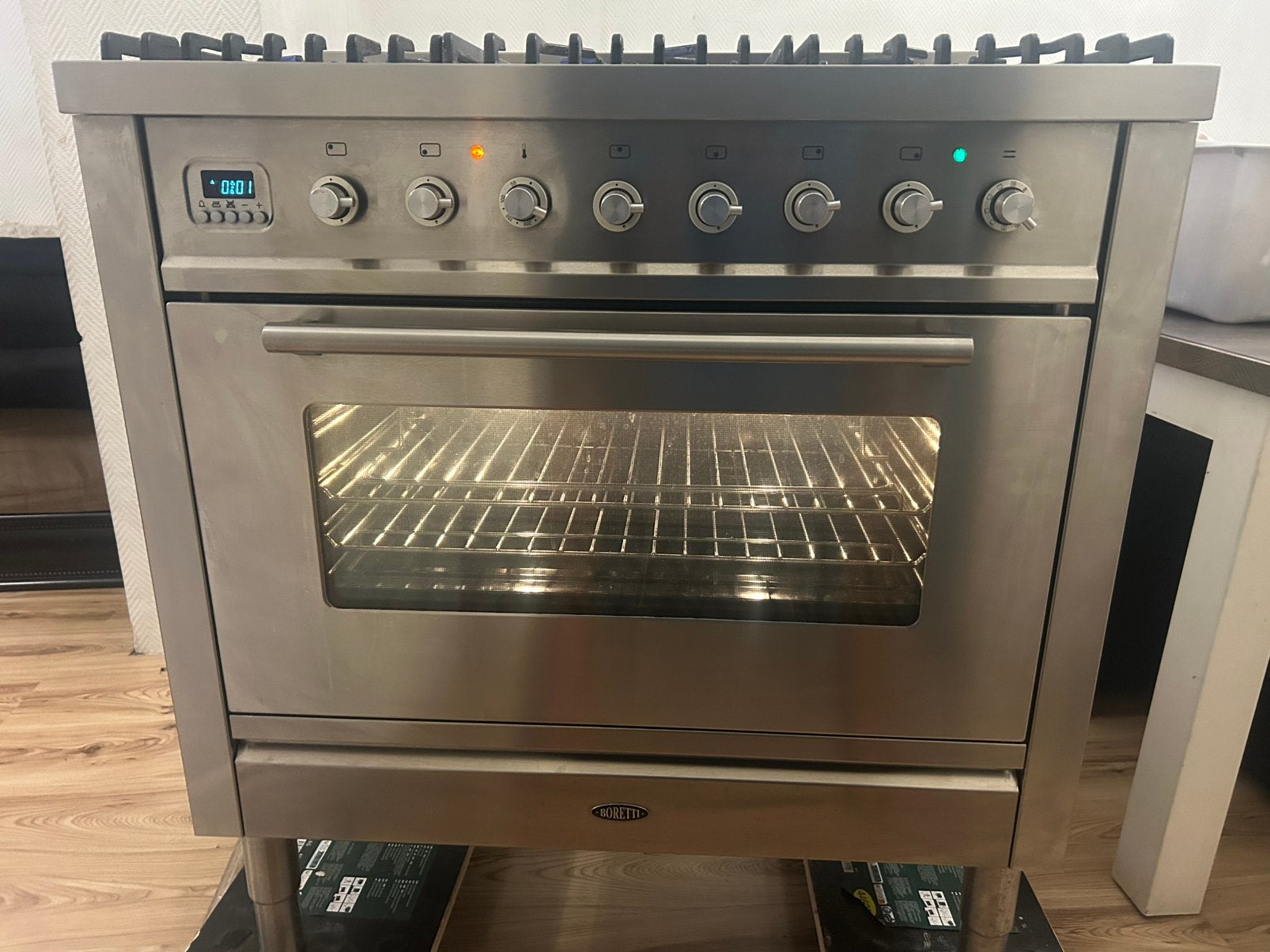 Cuisiniere Boretti, Electroménager, Cuisinières, Comme neuf, Enlèvement, 5 zones de cuisson ou plus, Autoportant