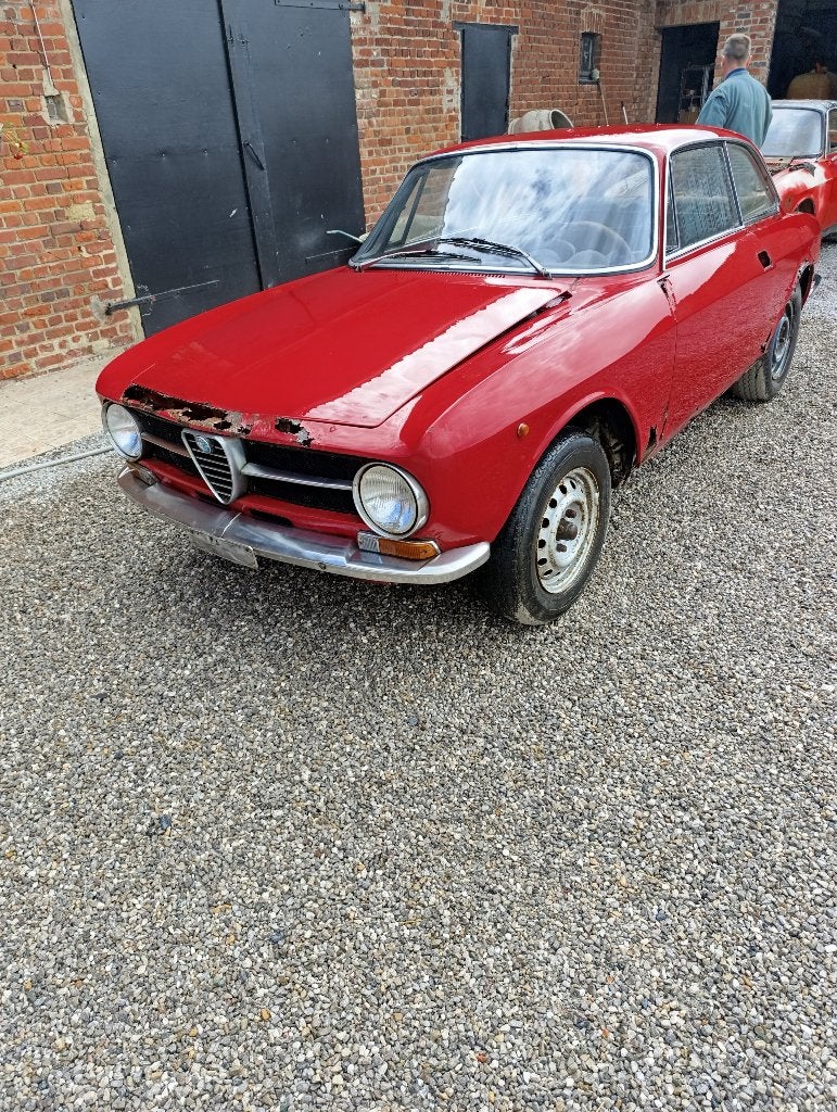 Alfa 1300GT Junior, Auto's, 4 zetels, Achterwielaandrijving, Zwart, 4 cilinders