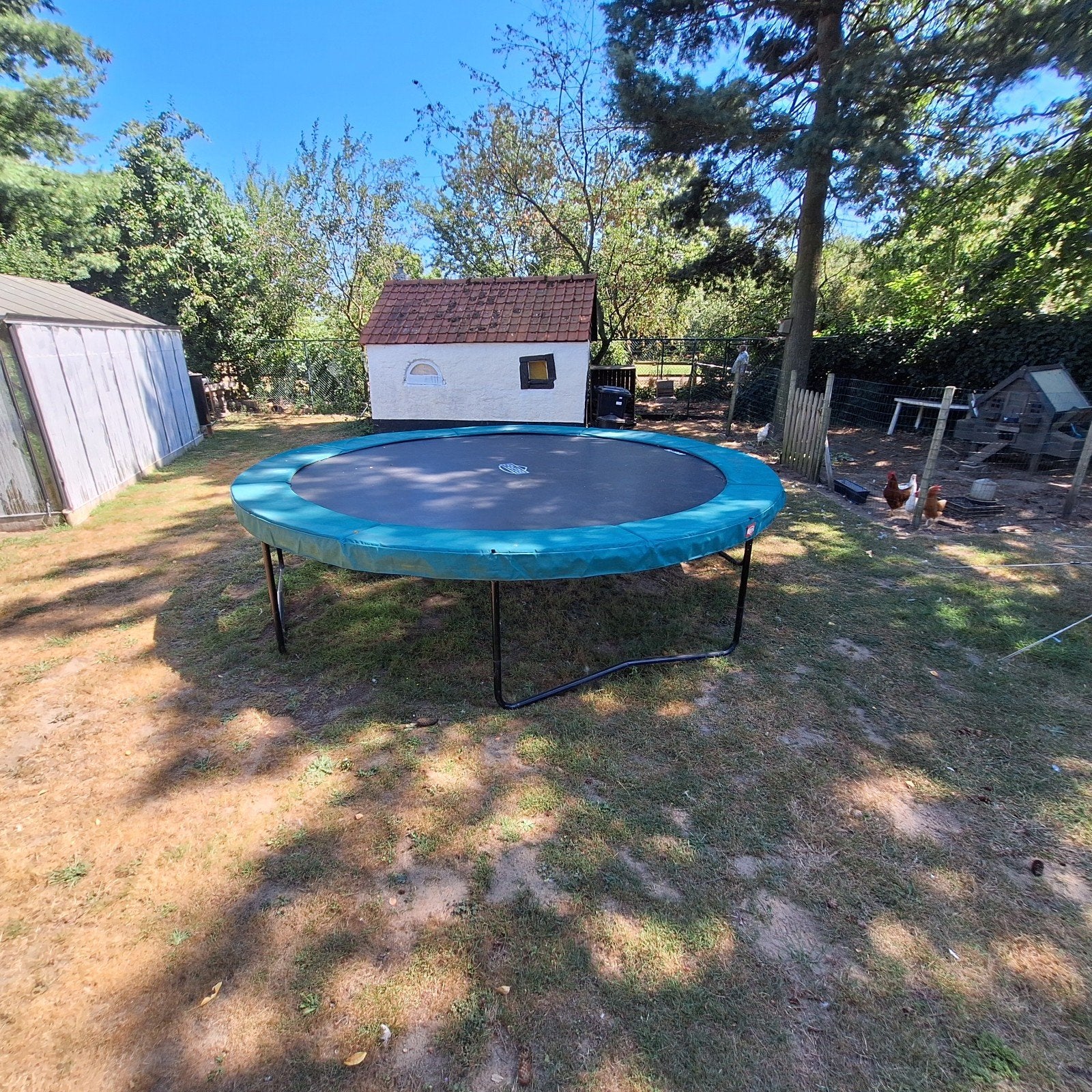 berg trampoline  zwart/groen  diameter 4.30M 100 euro, Kinderen en Baby's, Speelgoed | Buiten | Trampolines, Ophalen, Zo goed als nieuw