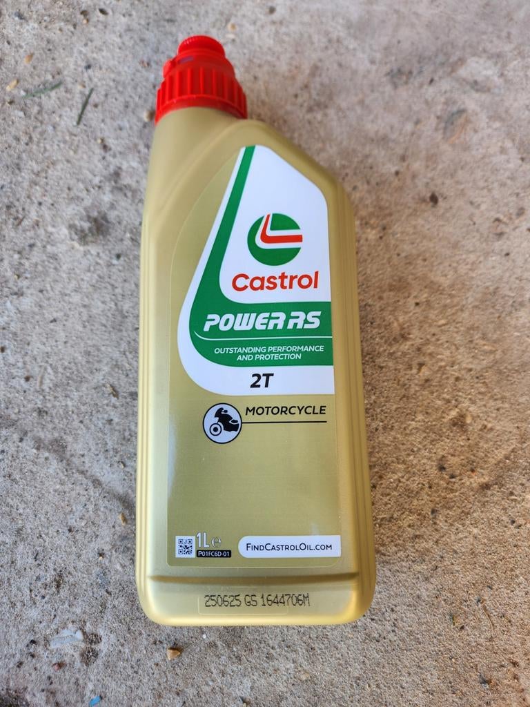Tweetaktolie 5 bussen van 1 liter, Fietsen en Brommers, Brommers | Toebehoren, Ophalen