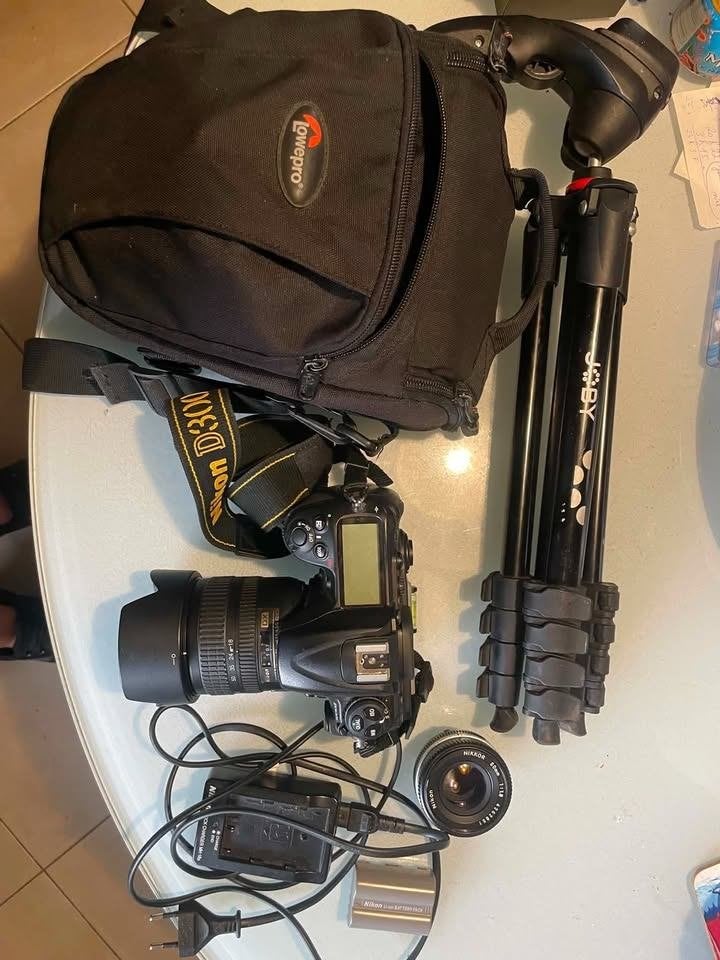 Nikon D300s met lenzen en toebehoren, TV, Hi-fi & Vidéo, Appareils photo numériques, Sans zoom optique, 12 mégapixels, Enlèvement