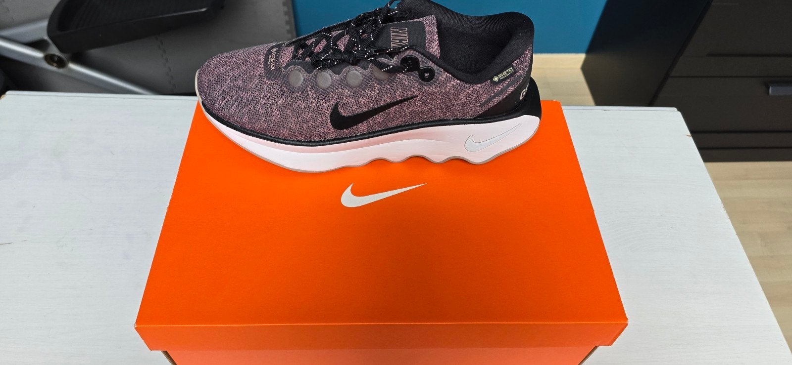 Nieuwe Nike Motiva Gore-Tex schoenen maat 43, Ophalen, Wandelschoenen