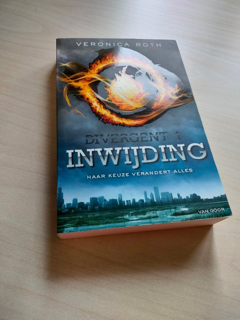 Inwijding (Divergent deel 1), Comme neuf, Amérique, Veronica Roth, Enlèvement ou Envoi