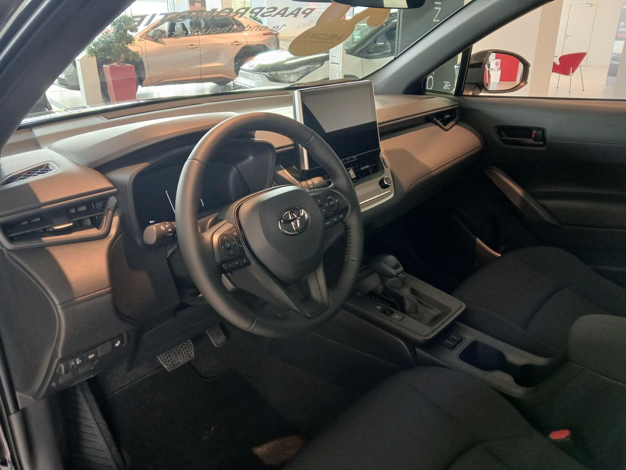 Toyota Corolla Cross Dynamic, Automaat, Stof, Zwart, Bedrijf