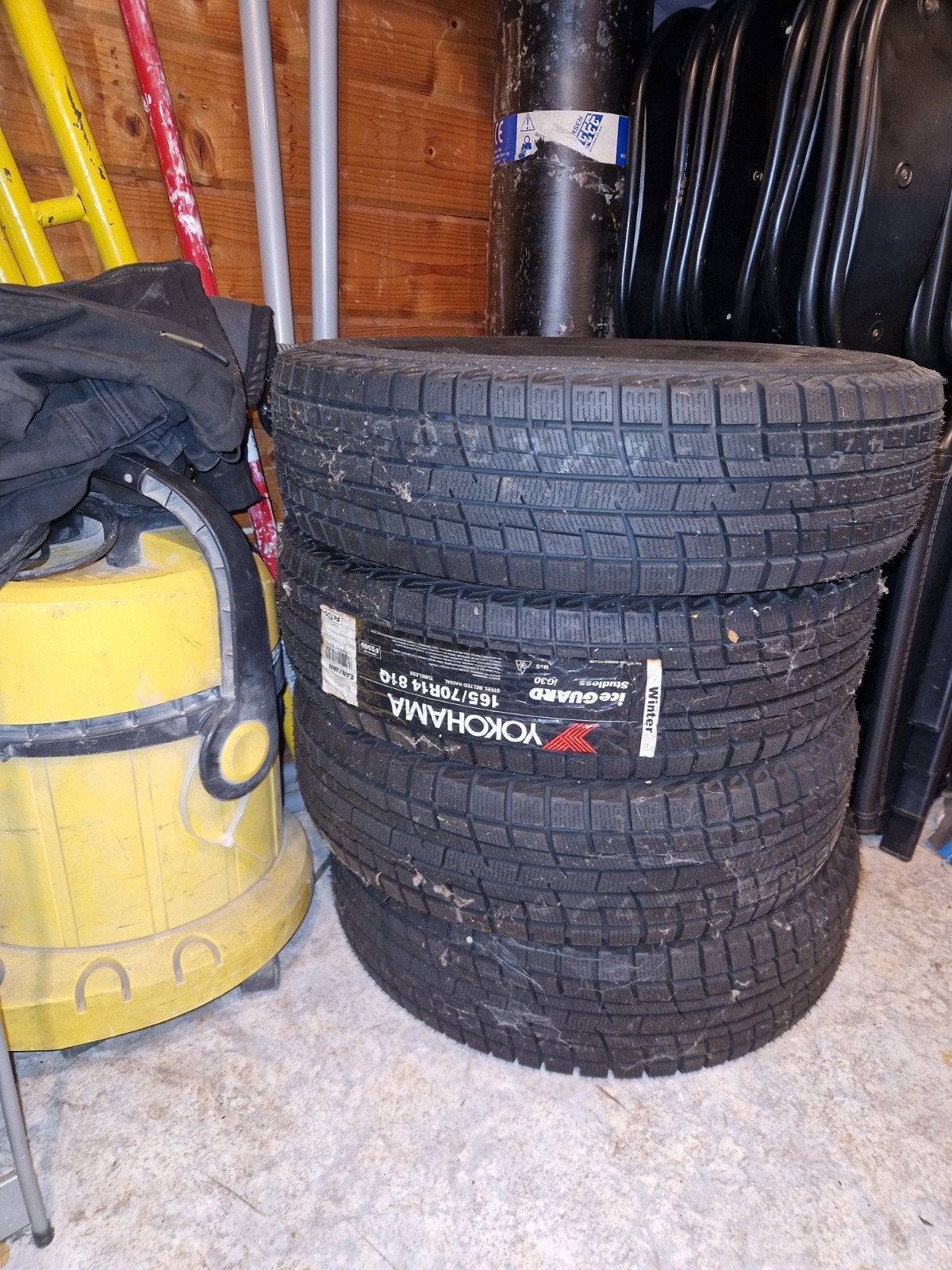 splinternieuwe Winterbanden YOKOHAMA 165/70/14 /81Q, Ophalen, 14 inch, Nieuw, Winterbanden