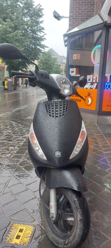 Piaggo zop 2018, Fietsen en Brommers, Scooters | Piaggio, Ophalen, Zip, Klasse A (25 km/u), Zo goed als nieuw