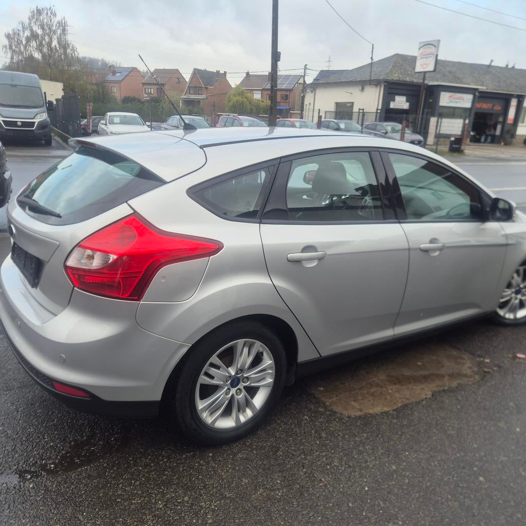 Ford Focus 1.6 diesel 2011 clim 220 000 km Euro 5, Autos, Focus, Achat, Rétroviseurs électriques, Boîte manuelle