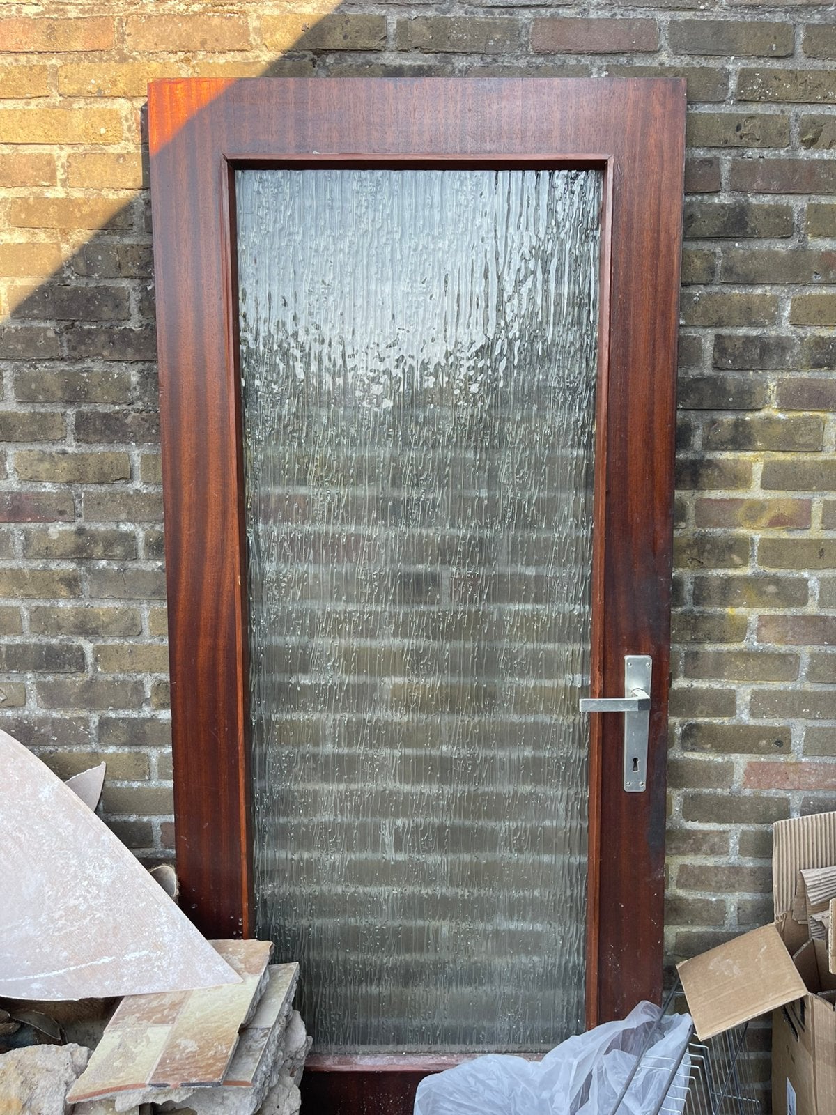 Massieve houten binnendeur met sierglas en klink, Doe-het-zelf en Bouw, Deuren en Vliegenramen, Ophalen, Zo goed als nieuw, Glas