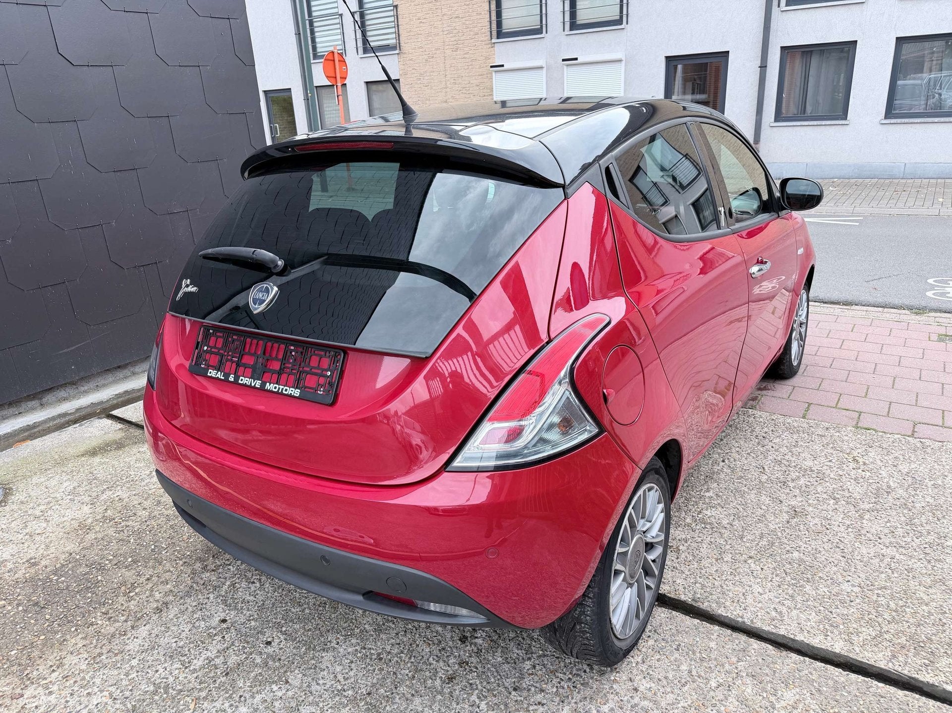 Lancia Ypsilon 0.9 I EDITION BLACK | AIRCO | PDC | ALU VELGE, Auto's, Stof, Gebruikt, Zwart, 62 kW