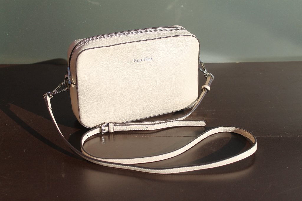 Crossbody tas: Kisses of Pearl, Handtassen en Accessoires, Tassen | Schoudertassen, Ophalen of Verzenden, Zo goed als nieuw, Overige merken