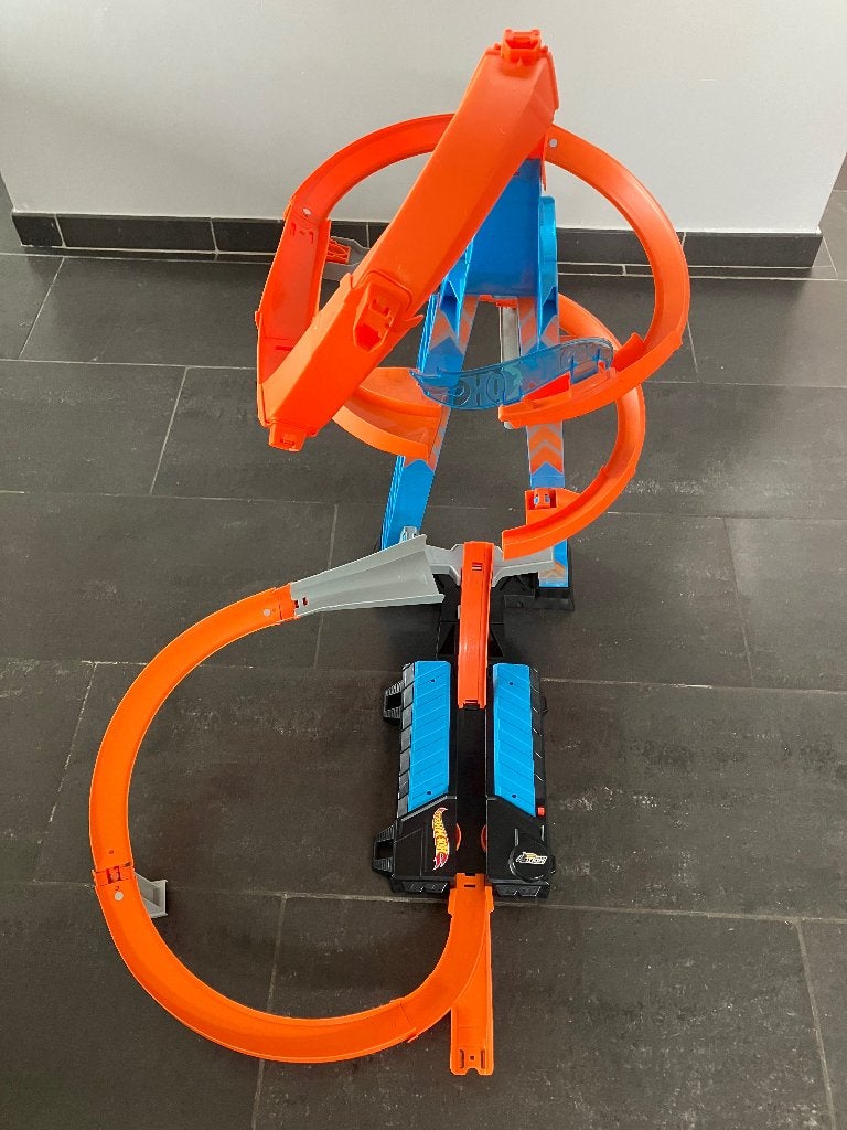 Hot wheels racebaan met 2 auto’s, Ophalen, Racebaan, Zo goed als nieuw, Hot Wheels