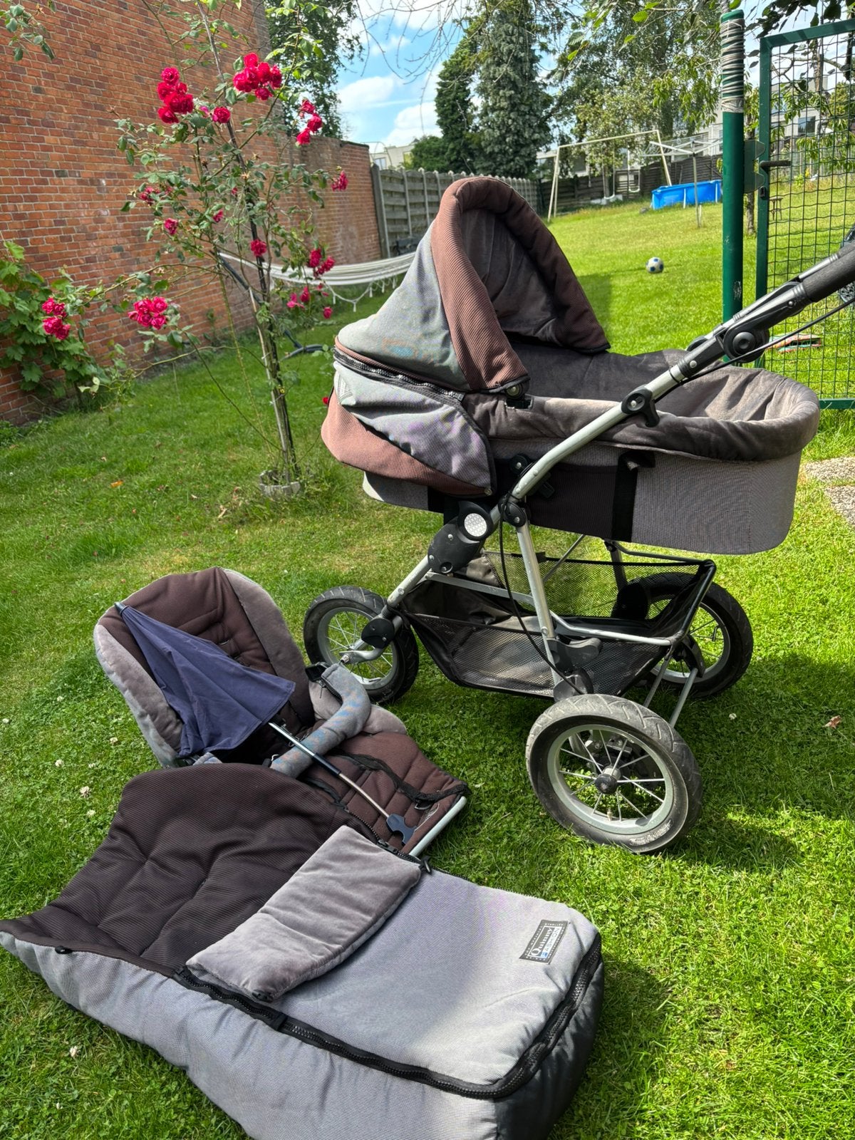 Kinderwagen compleet, Enfants & Bébés, Poussettes & Combinaisons, Quinny, Pneus, Enlèvement, Utilisé