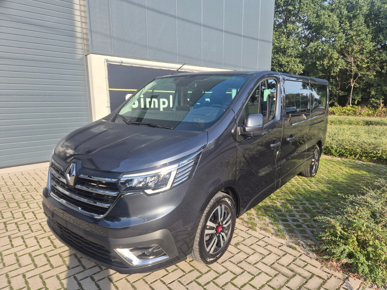 RENAULT TRAFIC..8 ZITPLAATSEN..AUTOMAAT!!!, Stof, 4 cilinders, Zwart, Overige carrosserie