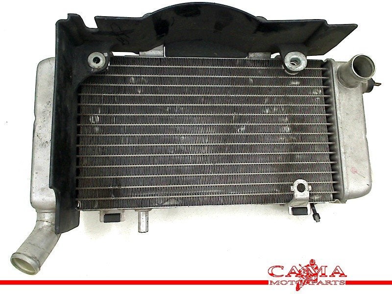 RADIATEUR GAUCHE Honda VFR 800 Fi 1998-2001 (VFR800Fi RC46), Dhr. S. di Majo, Utilisé, Info@cama-motorparts.nl, P.J. Troelstraweg 8 8
3144 CX  MAASSLUIS, NL