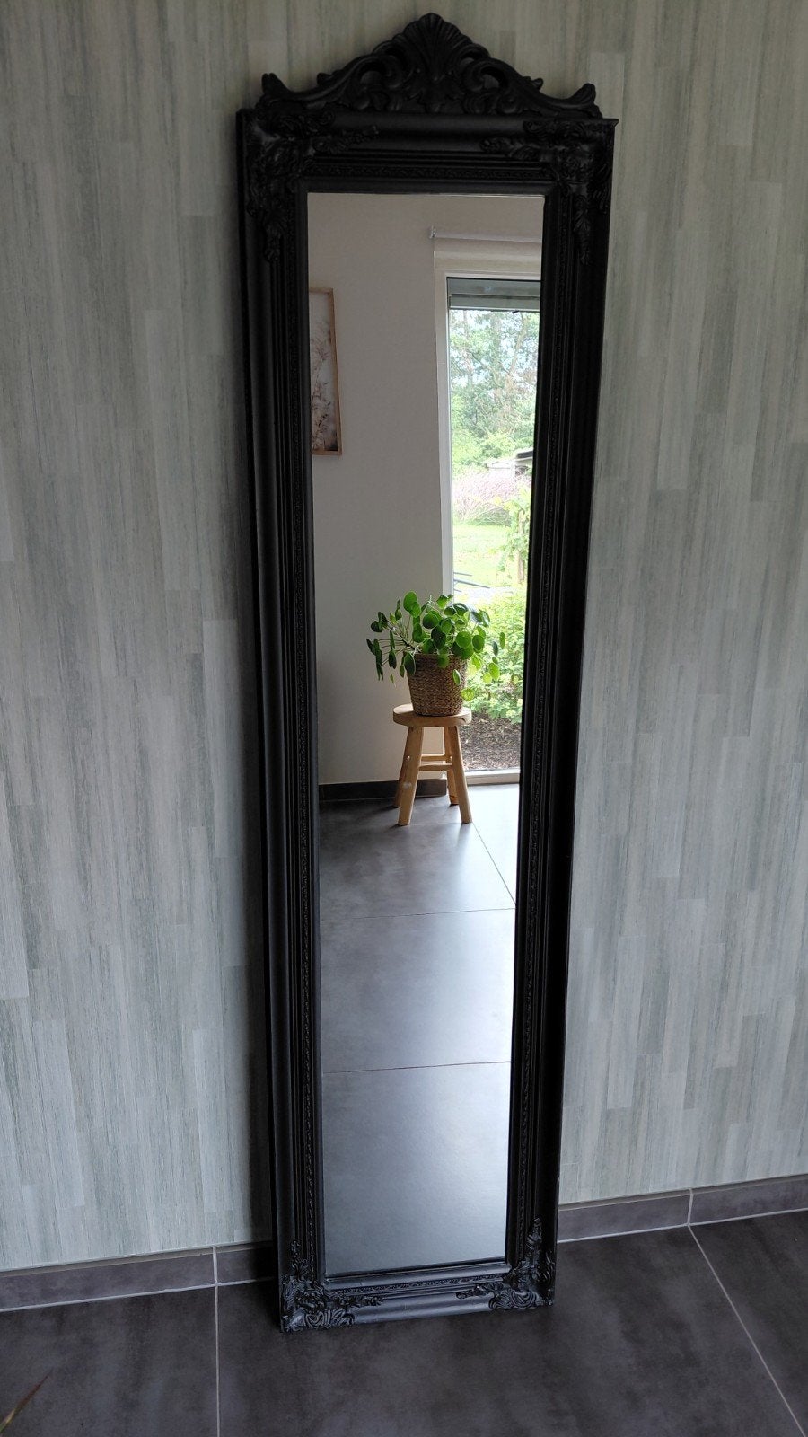 Grote barok hangspiegel zwart houten kader – 178 cm hoog, Huis en Inrichting, Ophalen
