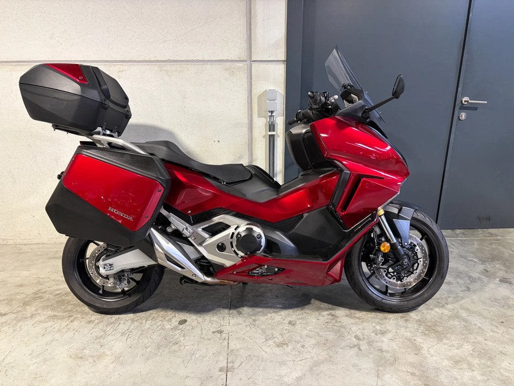 Honda Forza 750 met 3delige Honda kofferset (bj 2022), 750 cc, Scooter, Bedrijf, Meer dan 35 kW