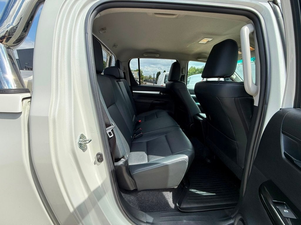Toyota Hilux (Stock ID 46837) — 22