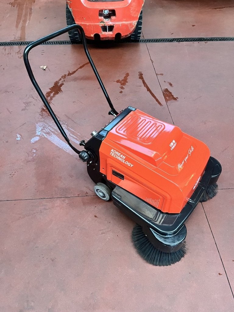 Elektrische veegmachine met zuigfunctie (Daewoo), Zakelijke goederen, Ophalen