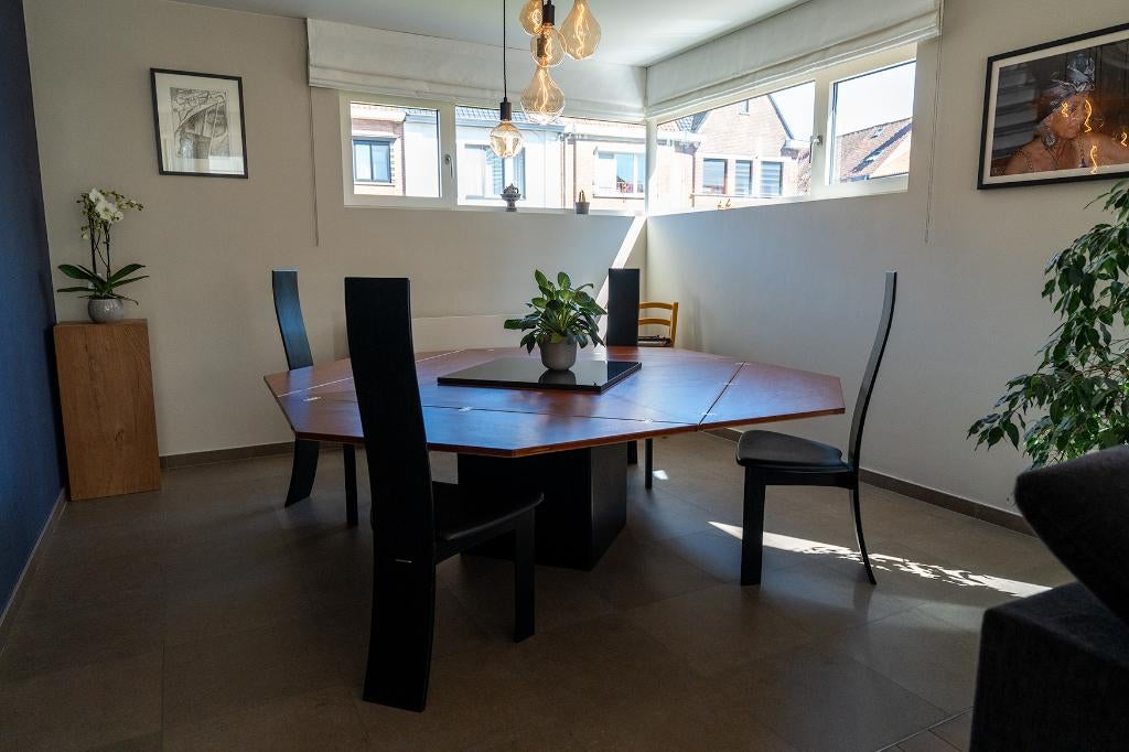 Cirkante tafel +4 stoelen Bob & Dries Van Den Berghe-Pauvers, Huis en Inrichting, Tafels | Eettafels, Ophalen, Overige materialen